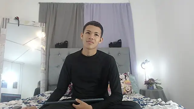 Snapshot of PhillipCox chatting on June 17, 2026, 12:26 pm PhillipCox online show from June 17, 2026, 12:26 pm