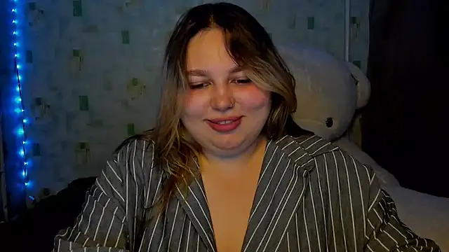 LillyHaigh online show from July 20, 2026, 8:44 pm