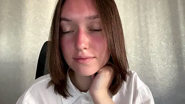 Snapshot of LisaSunrise chatting on May 2, 2026, 1:33 am LisaSunrise online show from May 2, 2026, 1:33 am