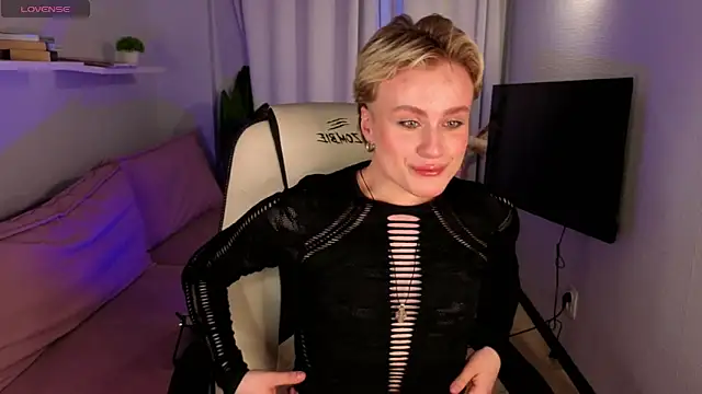 cumboydoll online show from May 5, 2026, 1:58 pm