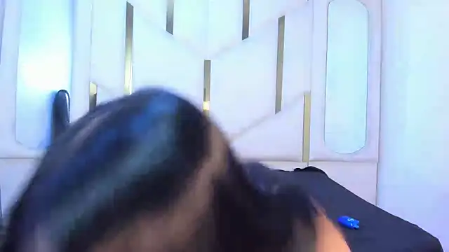 Snapshot of AuroraHoney32 chatting on June 4, 2026, 9:19 pm AuroraHoney32 online show from June 4, 2026, 9:19 pm
