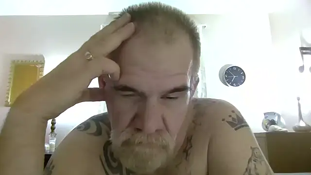Snapshot of Caesar_Baxter chatting on April 28, 2026, 10:52 am Caesar Baxter online show from April 28, 2026, 10:52 am
