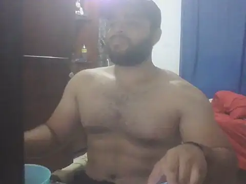 Snapshot of Bearmachin chatting on May 9, 2026, 5:44 am Bearmachin online show from May 9, 2026, 5:44 am