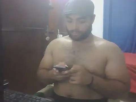 Snapshot of Bearmachin chatting on May 12, 2026, 3:25 am Bearmachin online show from May 12, 2026, 3:25 am