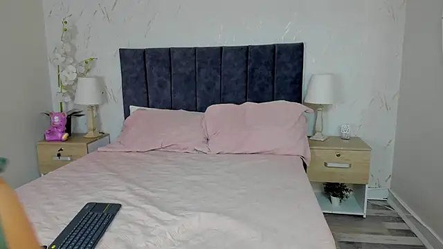 Snapshot of ARIANNA_KYLEE chatting on June 3, 2026, 4:55 pm ARIANNA KYLEE online show from June 3, 2026, 4:55 pm