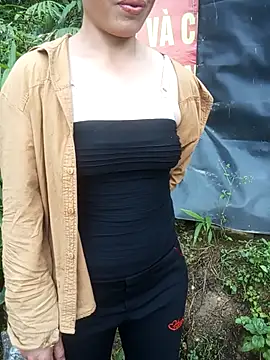 anhphi01 online show from April 26, 2026, 8:22 am