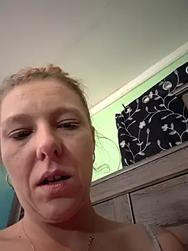 lickybaby26 online show from May 5, 2026, 5:10 am