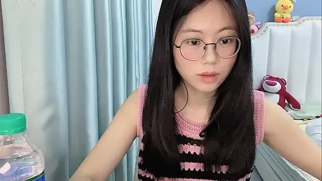 Snapshot of Luna-666 chatting on April 28, 2026, 10:52 am Luna-666 online show from April 28, 2026, 10:52 am