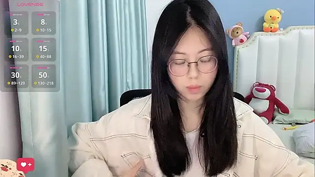 Snapshot of Luna-666 chatting on April 29, 2026, 11:25 am Luna-666 online show from April 29, 2026, 11:25 am