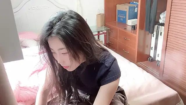 Snapshot of XIAOnaimao-001 chatting on May 6, 2026, 6:17 am XIAOnaimao-001 online show from May 6, 2026, 6:17 am