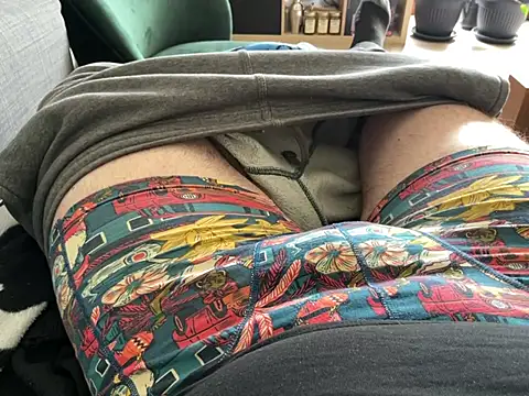 horny-bear89 online show from April 26, 2026, 2:14 pm