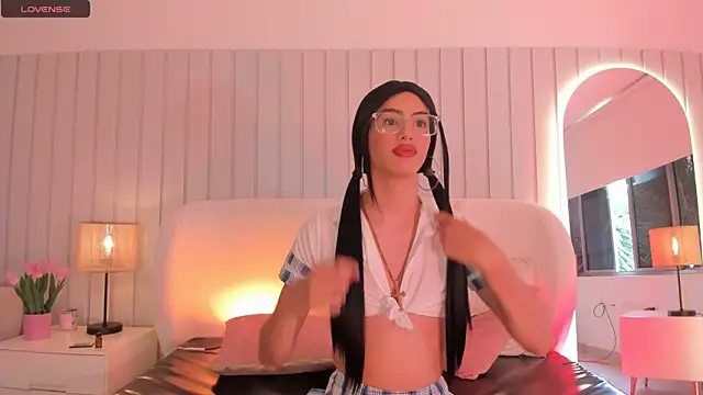 Snapshot of nicki-west chatting on August 3, 2026, 7:53 pm nicki-west online show from August 3, 2026, 7:53 pm