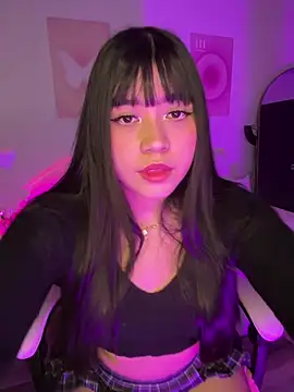 Snapshot of iEmily_ chatting on May 17, 2026, 1:27 am iEmily online show from May 17, 2026, 1:27 am