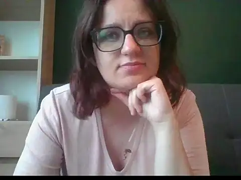Snapshot of sensual_paris chatting on May 21, 2026, 5:27 am sensual paris online show from May 21, 2026, 5:27 am