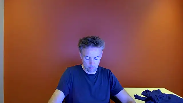 Snapshot of BronzeShowtime67 chatting on May 1, 2026, 2:55 pm BronzeShowtime67 online show from May 1, 2026, 2:55 pm