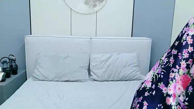 Snapshot of Gina_lima chatting on May 13, 2026, 10:44 am Gina lima online show from May 13, 2026, 10:44 am