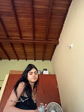Snapshot of mia_moonna chatting on August 8, 2026, 12:23 pm mia moonna online show from August 8, 2026, 12:23 pm
