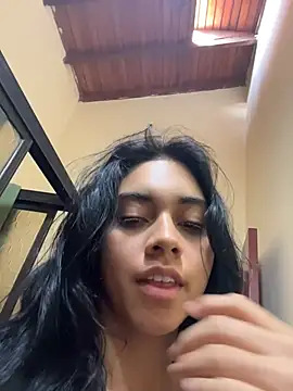 Snapshot of mia_moonna chatting on April 30, 2026, 11:39 am mia moonna online show from April 30, 2026, 11:39 am