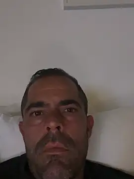 Snapshot of Riccardo86xx chatting on May 27, 2026, 8:05 pm Riccardo86xx online show from May 27, 2026, 8:05 pm
