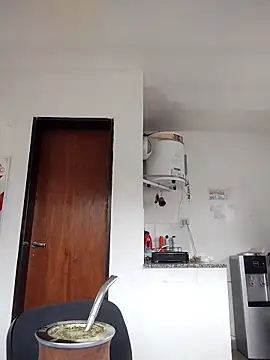 Snapshot of Alejandro83bsf chatting on May 5, 2026, 2:42 pm Alejandro83bsf online show from May 5, 2026, 2:42 pm