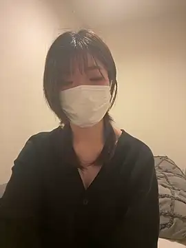 yumi ch online show from April 29, 2026, 2:38 am