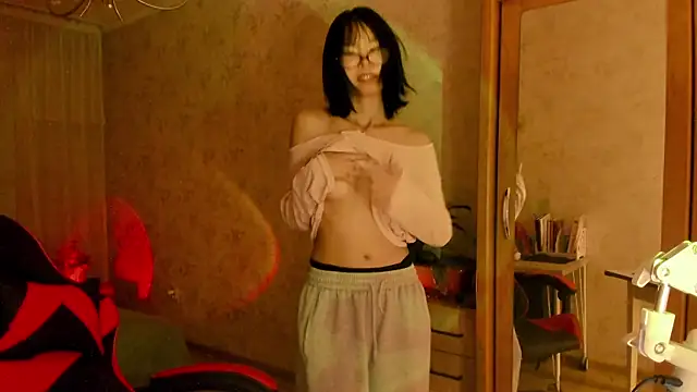 Snapshot of Akiba_cute chatting on July 21, 2026, 6:20 pm Akiba cute online show from July 21, 2026, 6:20 pm