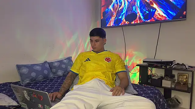 SexxxySquirterStev777 online show from July 7, 2026, 1:03 pm