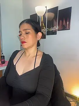 Snapshot of Dalila_5 chatting on July 9, 2026, 7:24 pm Dalila 5 online show from July 9, 2026, 7:24 pm