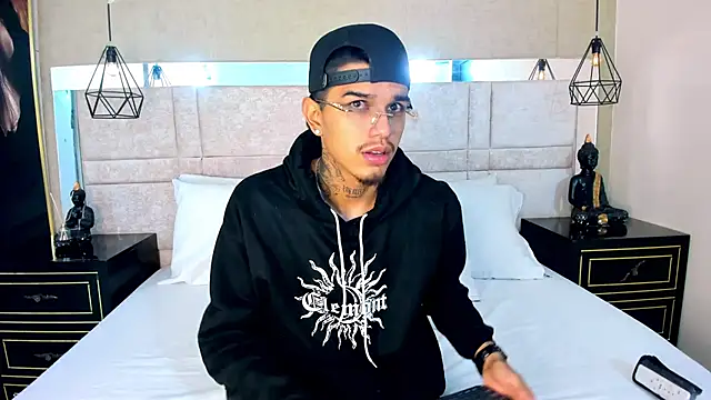 Snapshot of TysonRiggs chatting on May 20, 2026, 12:02 pm TysonRiggs online show from May 20, 2026, 12:02 pm