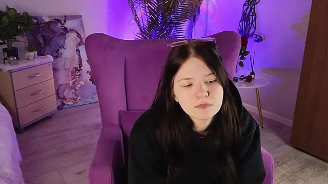 TammaraKurban online show from April 28, 2026, 1:04 pm