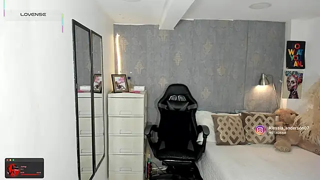 Snapshot of alessia_anderson chatting on September 19, 2025, 12:47 am alessia anderson online show from September 19, 2025, 12:47 am