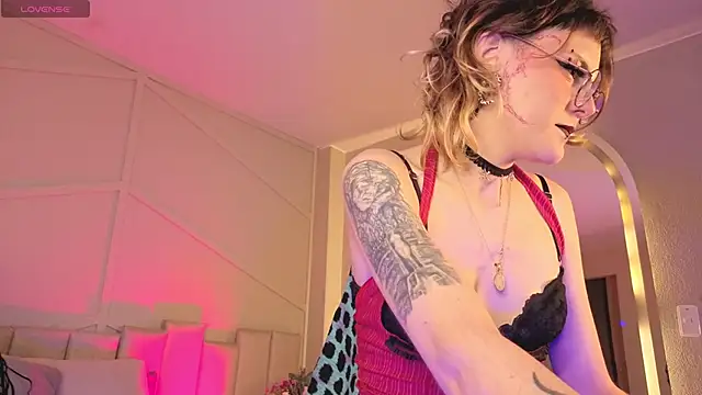 Rossiee huntt online show from April 30, 2026, 1:07 pm