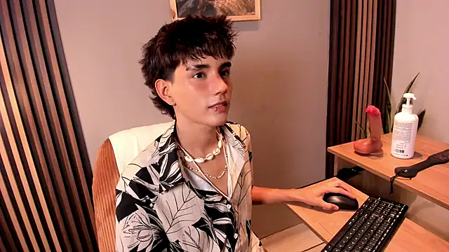 Snapshot of christopher_robin4 chatting on July 18, 2026, 7:11 pm christopher robin4 online show from July 18, 2026, 7:11 pm