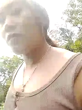 Lusy bae online show from April 28, 2026, 2:21 am