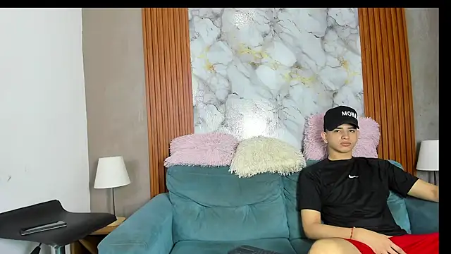 Snapshot of LOVE_GUYS1 chatting on June 23, 2026, 1:20 pm LOVE GUYS1 online show from June 23, 2026, 1:20 pm