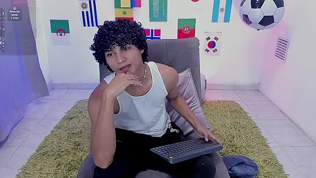 Snapshot of hades_derox_ chatting on July 3, 2026, 12:50 am hades derox online show from July 3, 2026, 12:50 am