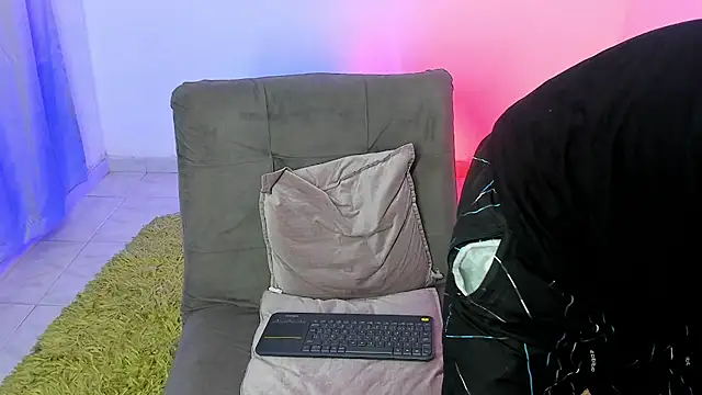 Snapshot of hades_derox_ chatting on August 2, 2026, 12:20 am hades derox online show from August 2, 2026, 12:20 am