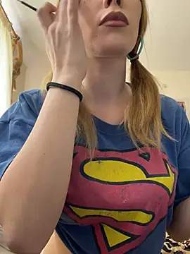 Snapshot of Young_Lizzie chatting on May 21, 2026, 12:46 pm Young Lizzie online show from May 21, 2026, 12:46 pm