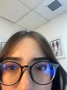 Snapshot of Sweet_Milaa1 chatting on May 9, 2026, 4:21 pm Sweet Milaa1 online show from May 9, 2026, 4:21 pm