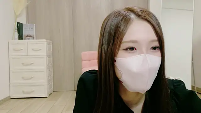 Snapshot of raichan__ chatting on August 6, 2026, 9:26 am raichan online show from August 6, 2026, 9:26 am