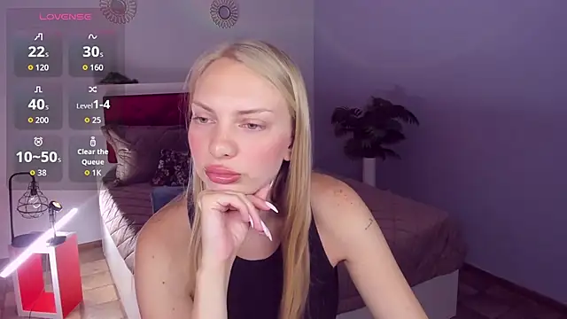 Snapshot of NancyGlamour chatting on June 13, 2026, 4:10 am NancyGlamour online show from June 13, 2026, 4:10 am