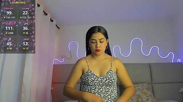 Snapshot of Yiiraaa1 chatting on May 8, 2026, 7:06 pm Yiiraaa1 online show from May 8, 2026, 7:06 pm