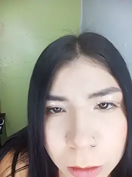 PequenaNena online show from May 28, 2026, 3:47 am