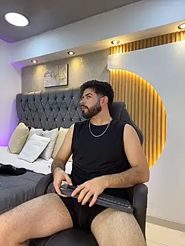 DomBoy  online show from May 17, 2026, 7:58 pm