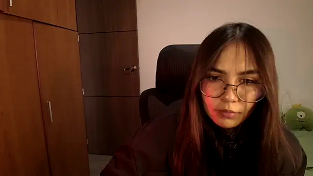 Snapshot of abbyyandmaxx chatting on May 20, 2026, 4:48 pm abbyyandmaxx online show from May 20, 2026, 4:48 pm
