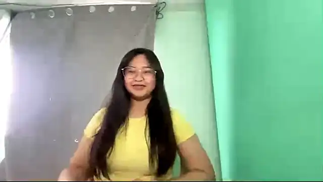 RobbinBernand online show from May 4, 2026, 12:03 am