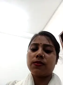 Simmi-00 online show from May 8, 2026, 4:16 am