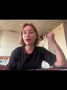 SuzieAllen online show from April 30, 2026, 2:24 pm