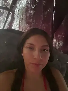 luna20012 online show from April 29, 2026, 6:25 pm