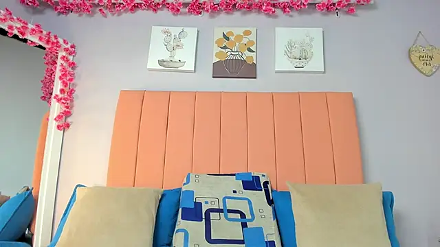 Snapshot of roxanneowens chatting on May 11, 2026, 12:06 pm roxanneowens online show from May 11, 2026, 12:06 pm
